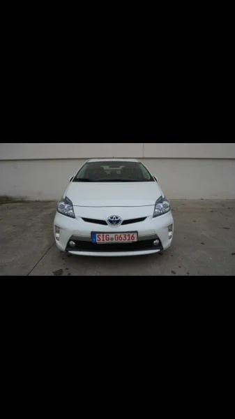 Toyota Prius III TOYOTA PRIUS HYBRID 1.8 Benzyna 99KM 2015r